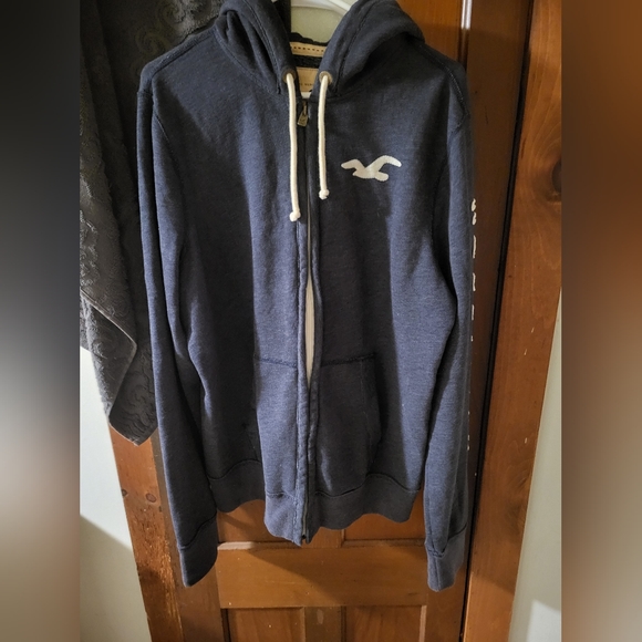Hollister zip up hoodie, unisex size xl. - Picture 3 of 11